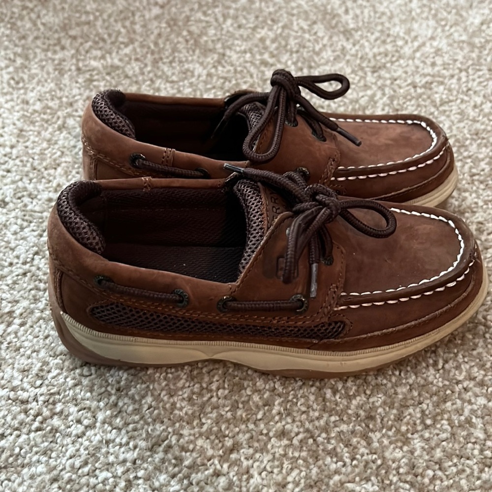 Boys Sperry Lanyard Boat Shoes. little sign of wear, size 1Y